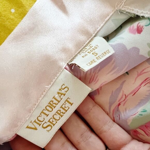 Vintage 90s Gold Label Victorias Secret Floral Robe nightgown Size S Pink - Picture 8 of 8